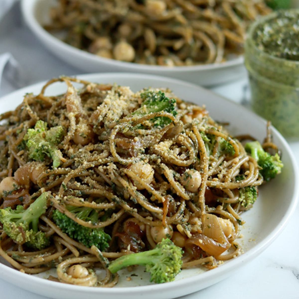 Spaguetti:  Pesto, Broccoli or mushrooms